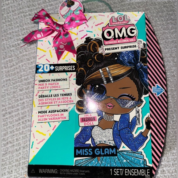 L.O.L. Surprise! Grill & Groove Camper Playset bundled with a new LOL Doll - Picture 2 of 6